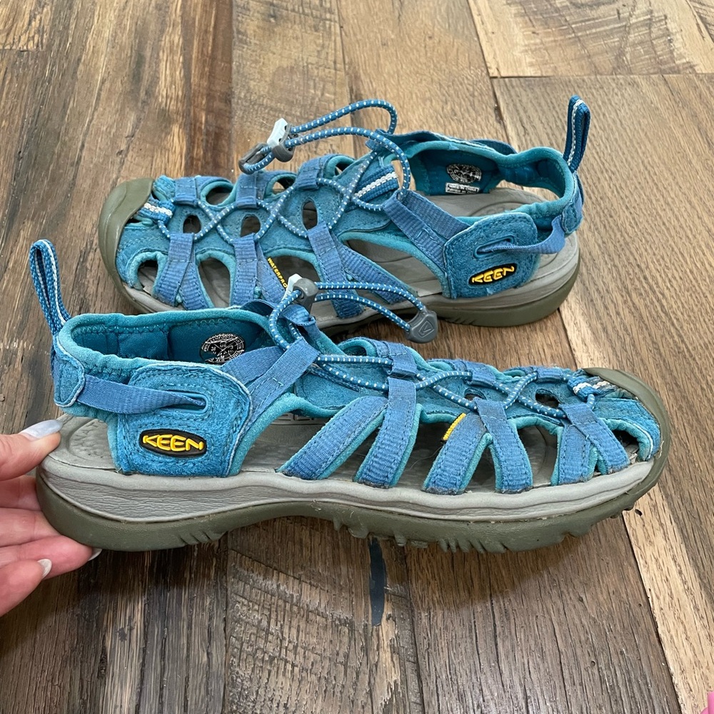 Keen sandals Wm 7.5